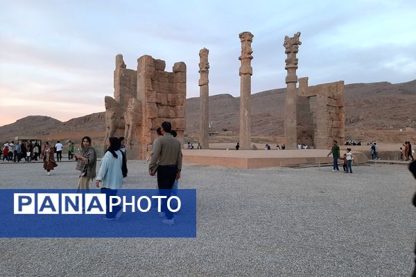 تخت جمشید نمادی از شکوه و عظمت در ایران باستان