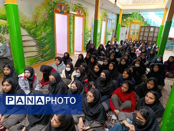  جلسه آموزش خانواده در دبیرستان نمونه اندیشه 