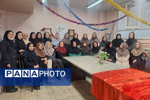 تجلی محبت و قدردانی از زحمات معلمان  در جشن سپاس معلم مدارس شهرستان ملارد 