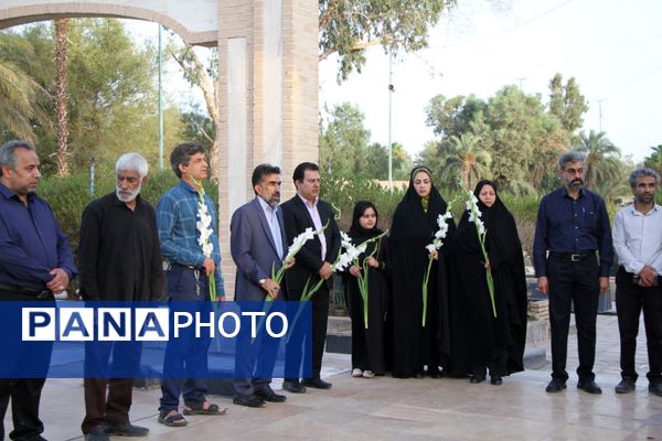 آیین غبارروبی گلزار شهدای بهشت زهرا شهرستان بم به‌مناسبت هفته دولت