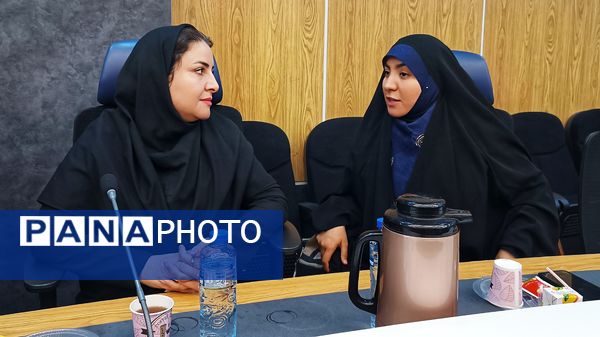 نشست خبری نماینده بویراحمد دنا و مارگون با خبرنگاران 
