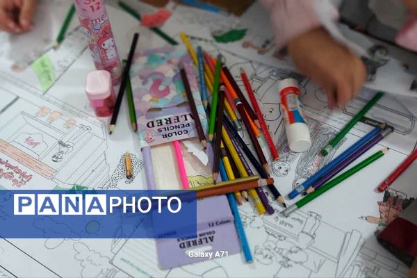 نمایش جلوه‌های ارادت فاطمی در روزنامه‌دیواری‌های مدرسه شهیدسرافراز اسلامشهر