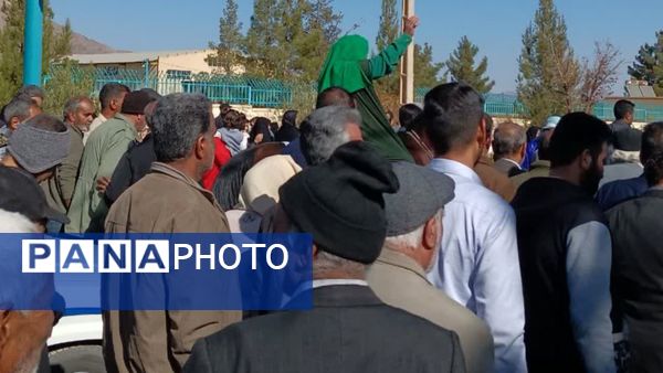 پیاده‌روی رضوی و رونمایی از کتاب «مشهدگ» در سالروز ورود امام رضا(ع) به خرانق اردکان