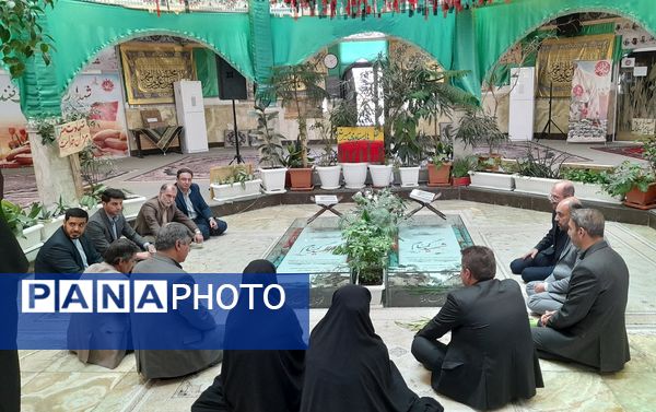 تجدید میثاق سرپرست آموزش وپرورش منطقه پردیس با شهدای گمنام