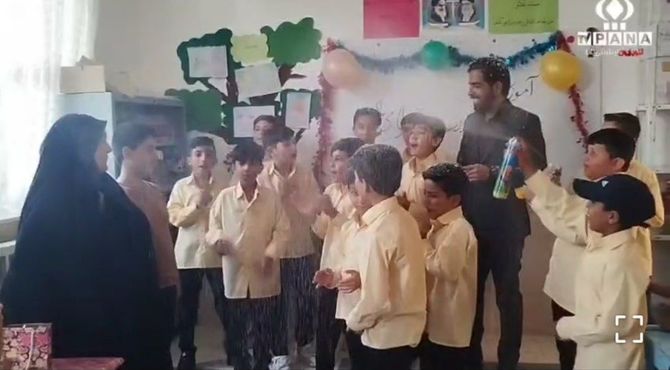 جشن تقدیر از مربی قرآن و معاون پرورشی دبستان شهید پسندیده