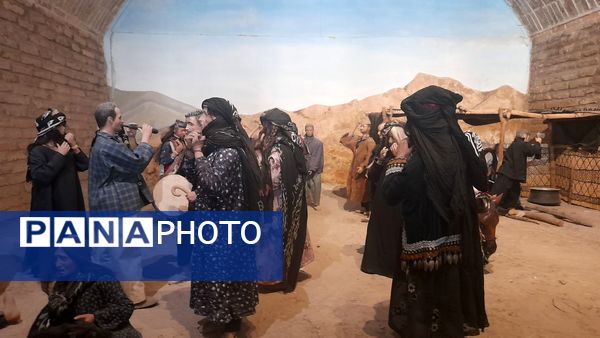 فلک‌الافلاک میزبان دانش‌آموزان‌دبیرستان‌ریحانه
