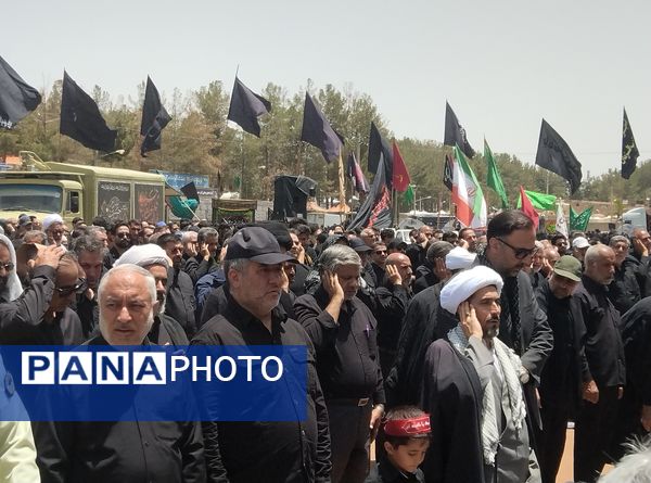 اقامه نماز ظهر عاشورا در قتلگاه بیرجند 