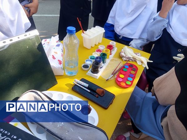 بازارچه کتاب در دبستان سمیه