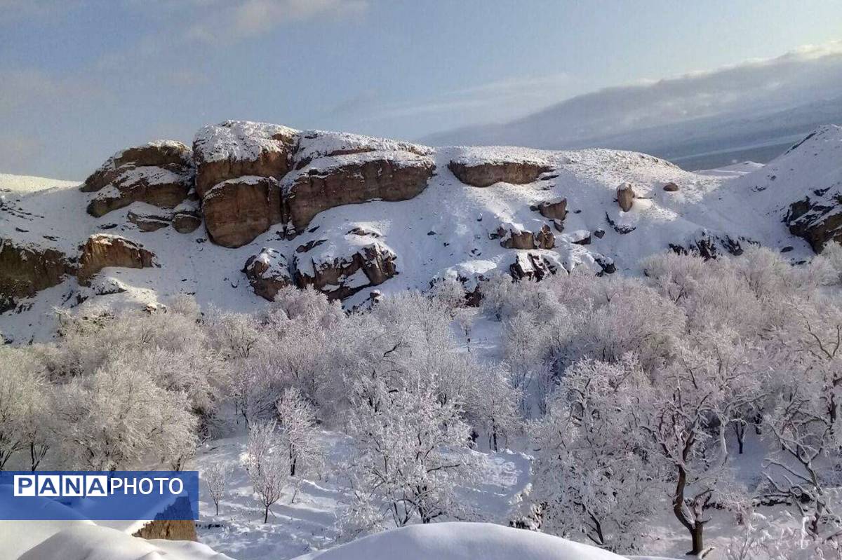 بارش برف در روستای اصقول سربیشه