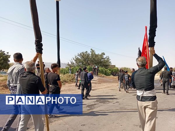 مراسم سینه زنی و علم گردانی در خلیل آباد