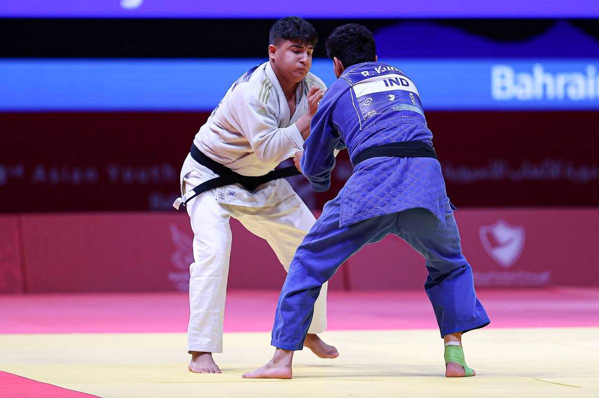 محمد برفراز و حسین نوین صاحب گردن آویز برنز شدند