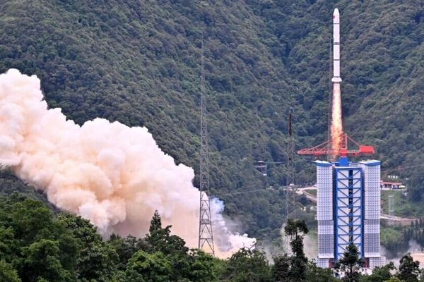 فرانسه و چین ماهواره مشترک به فضا پرتاب کردند