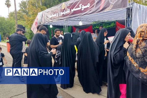 پیاده‌روی و موکب گردی کودکانه در دانشگاه صنعتی شیراز به‌مناسبت اربعین حسینی