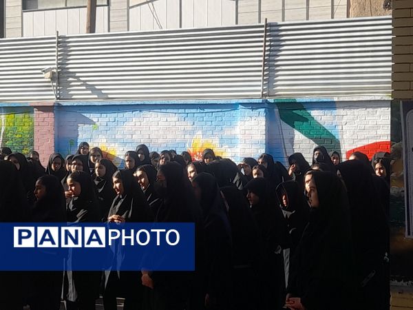 گرامیداشت هفته دفاع مقدس در دبیرستان فیاض