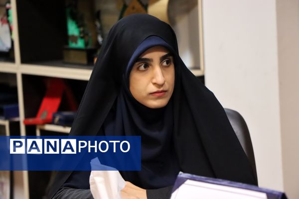 تجلیل از فعالان حوزه بانوان و خانواده در ناحیه یک بهارستان
