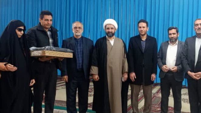 تجلیل از حافظ کل قرآن، مدد جوی روشن دل در نماز جمعه