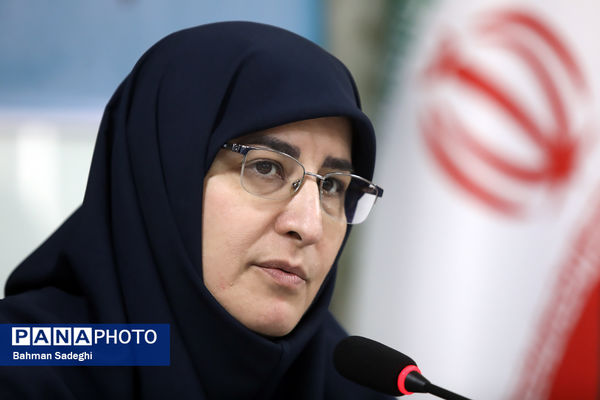 میزگرد علمی و آموزشی بررسی راهکارهای ارتقای کیفیت و تقویت مدارس دولتی