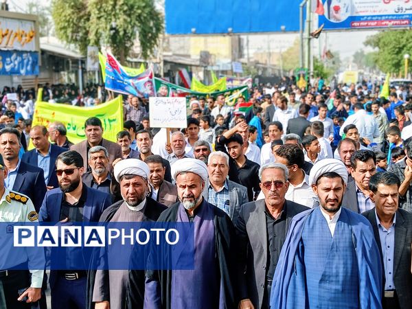 بیداری در گام‌های نوجوانان عنبرآباد؛ حضور حماسی در روز دانش‌آموز