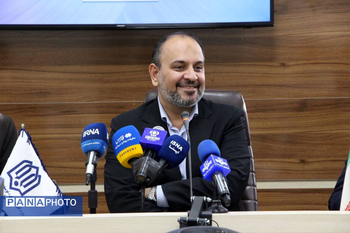 نشست خبری معاون پرورشی و فرهنگی وزارت آموزش و پرورش با اصحاب رسانه خراسان شمالی