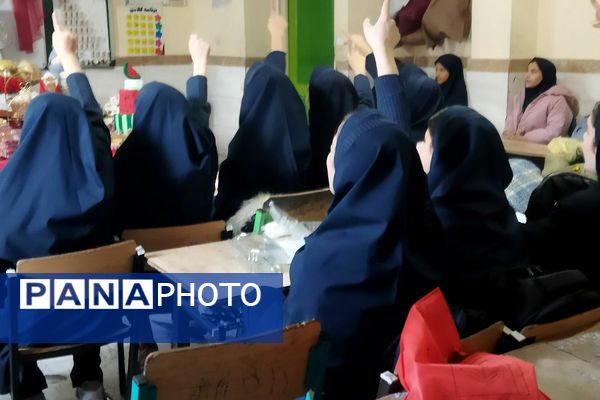 برگزاری مراسم جشن یلدا در مدرسه مهرآیین و مدرسه مریم بهارستان۲