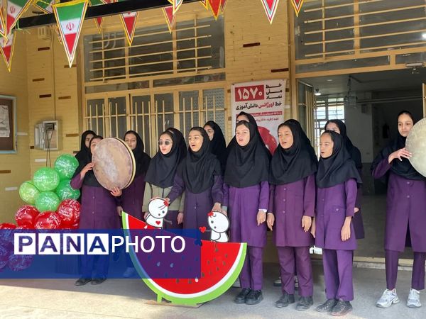 برگزاری جشن باستانی یلدا در دبیرستان دخترانه ابویی‌نژاد