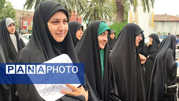 تجمع دانشجویان در اعتراض به حملات آمریکا و اسرائیل در قائمشهر 