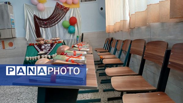  جشن‌ شکوفه‌ها‌ در‌ دبستان‌ شهید‌ دیالمه‌