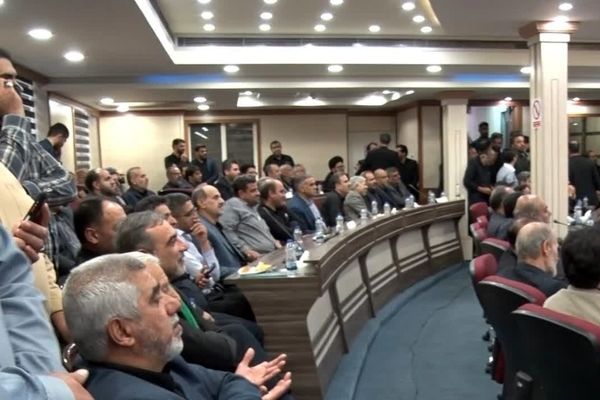  تقدیر مدیرکل جدید آموزش و پرورش استان قم از حضور پرشور فرهنگیان در مراسم تودیع و معارفه