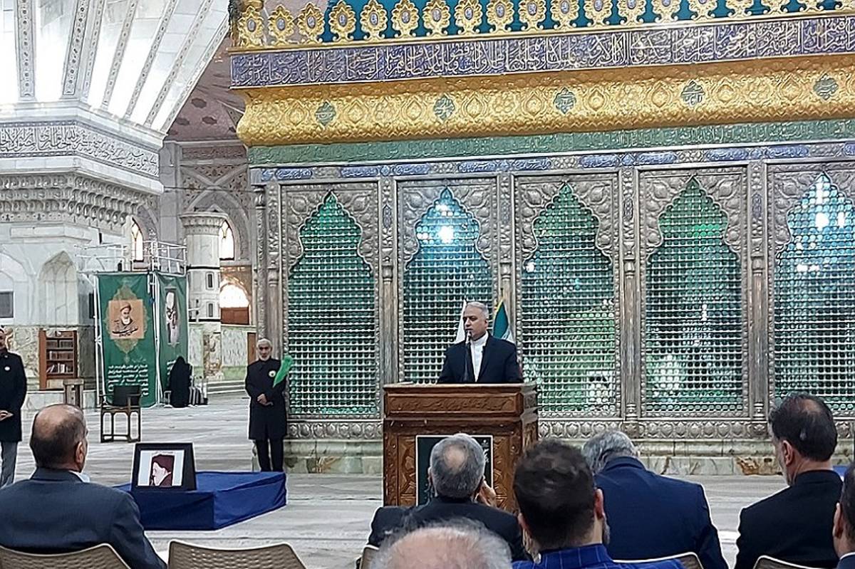 معلمان و دانشآموزان، محور توسعه آینده کشور هستند