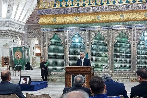 معلمان و دانش‌آموزان، محور توسعه آینده کشور هستند