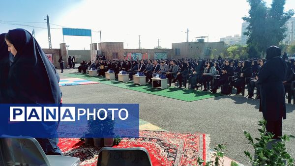 برگزاری مراسم هفته پژوهش در آموزشگاه فرزانگان هیأت امنای ملارد