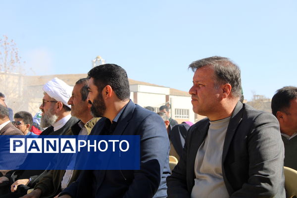 آیین کلنگ زنی مدرسه شش کلاسه در شهرستان بن