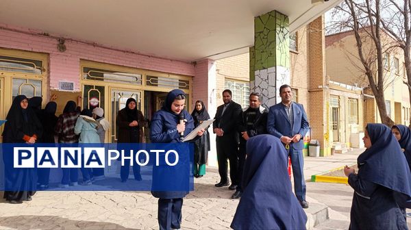 مانور زلزله در دبیرستان حضرت سکینه