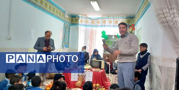 جشن یلدا و شور و نشاط در مدرسه فرهنگ شهیدان تهامی خلیل آباد