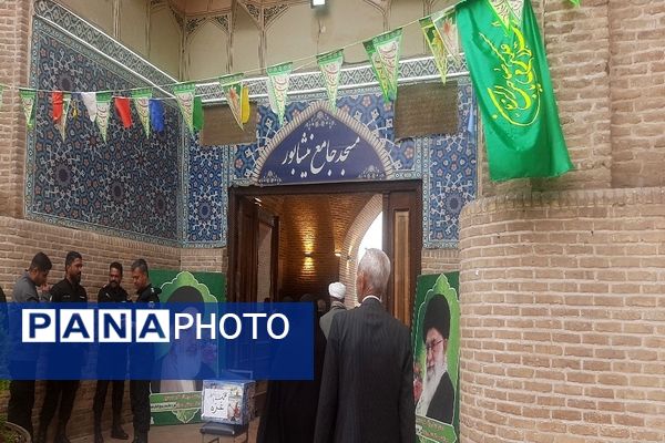 برپایی نماز جمعه و بزرگداشت روز معلم در  مسجد جامع نیشابور