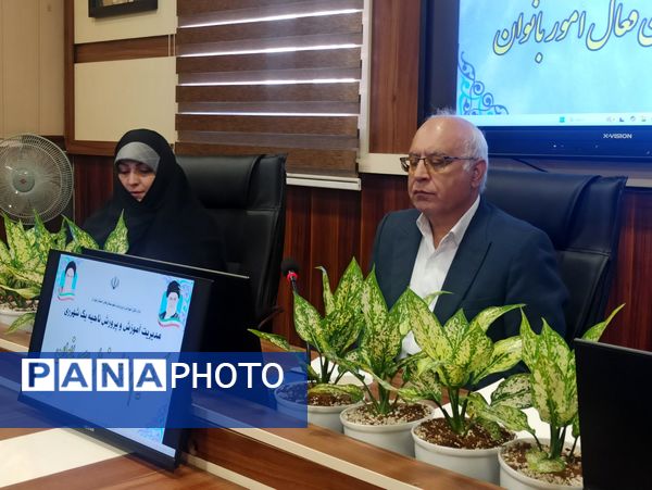 مراسم تقدیر از رابطین امور بانوان مدارس ناحیه یک شهرری