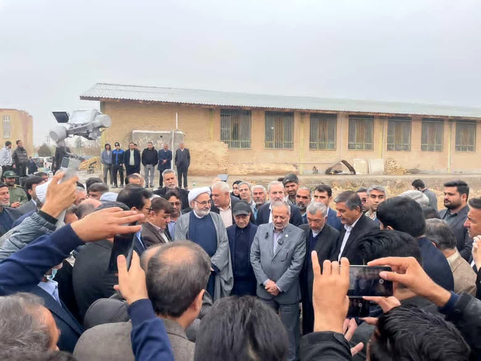 کلنگ احداث کانون فرهنگی و هنری تایباد بر زمین زده  شد