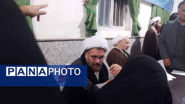 میز خدمت قضائی در مسجد امام هادی (ع) بیرجند 