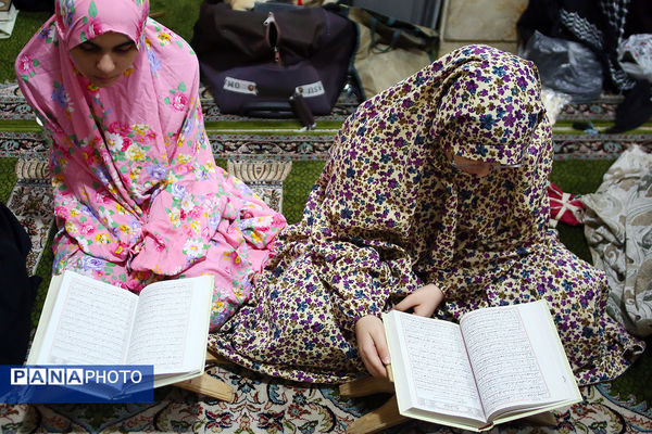 اعتکاف دانش‌آموزی در مسجد فاطمه الزهرا (س)