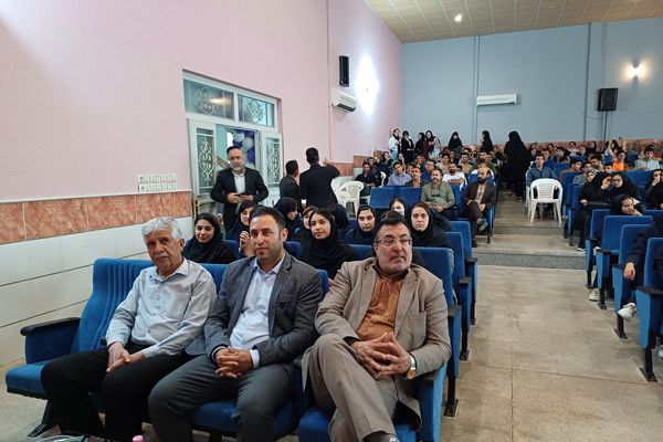 آیین تجلیل از فرهنگیان و دانش‌آموزان مقام‌آور مسابقات ورزشی 