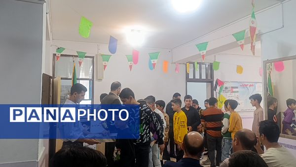 جشن جوانه‌های دبیرستان دوره اول نمونه دولتی پژوهش آشخانه
