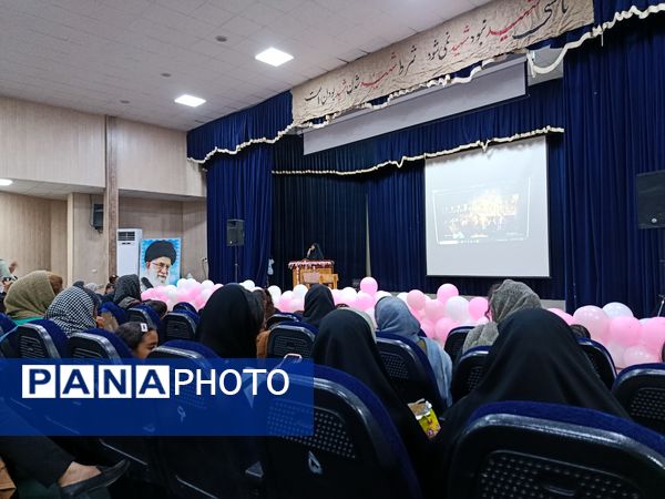 محفل دختران حاجی آباد برای تجدید بیعت با علی (ع)
