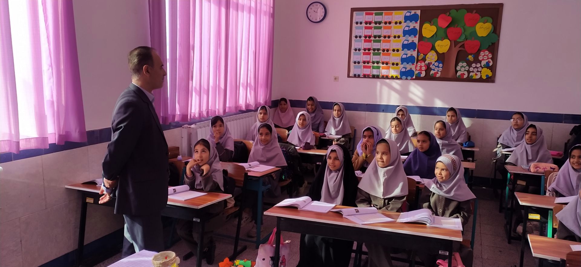 بازدید راهبر آموزشی از دبستان شهید نجفی فدافن