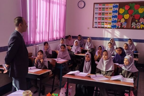 بازدید راهبر آموزشی از دبستان شهید نجفی فدافن