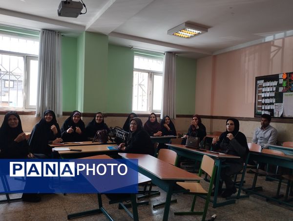 برگزاری اولین جلسه‌ اجتماعات یادگیری آموزگاران شهرستان ملارد در دبستان دخترانه حضرت زینب (س)