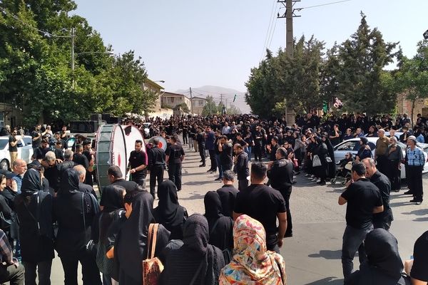 مردم روستای «هیو» در مراسم باشکوه عزاداری تاسوعا شرکت کردند