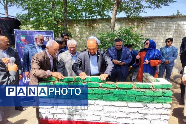 آیین خشت‌گذاری هنرستان اطلس روان کارا شهرستان پاکدشت 