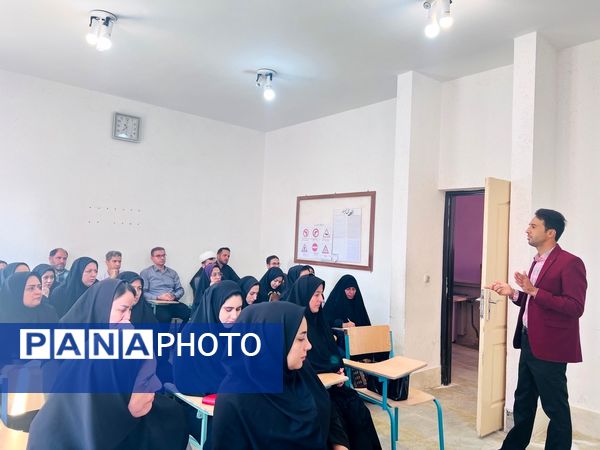 برگزاری روز اول کارگاه توانا با حضور جمعی از معلمان در سملقان