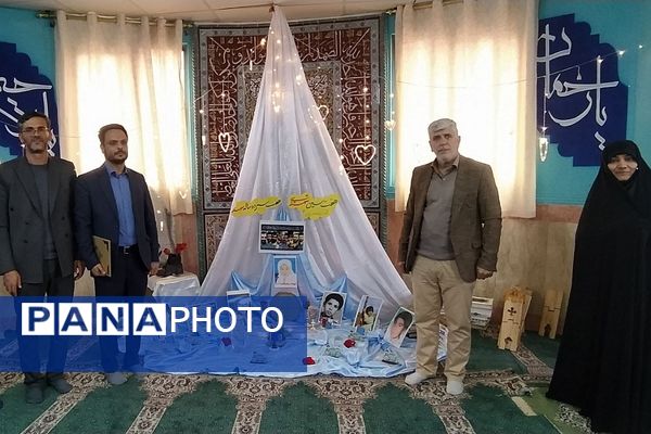 یادواره شهدا و محفل انس با قرآن در دبستان علامه طباطبایی پیشوا