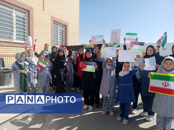 دانش‌آموزان دبستان نیک‌اندیشان چناران با جشن فرهنگ روستا و عشایر، اصالت ایرانی را زنده کردند